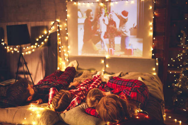 10 best christmas movies on netflix 2025